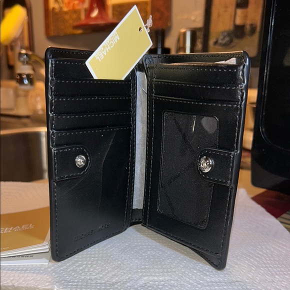 π€π€π€ Brand New With Tags π€π€π€ Michael Kors Signature MK Black Print Wallet - Picture 3 of 11